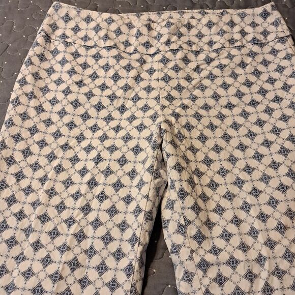 New Directions Blue and white crops size 12 - Picture 2 of 4